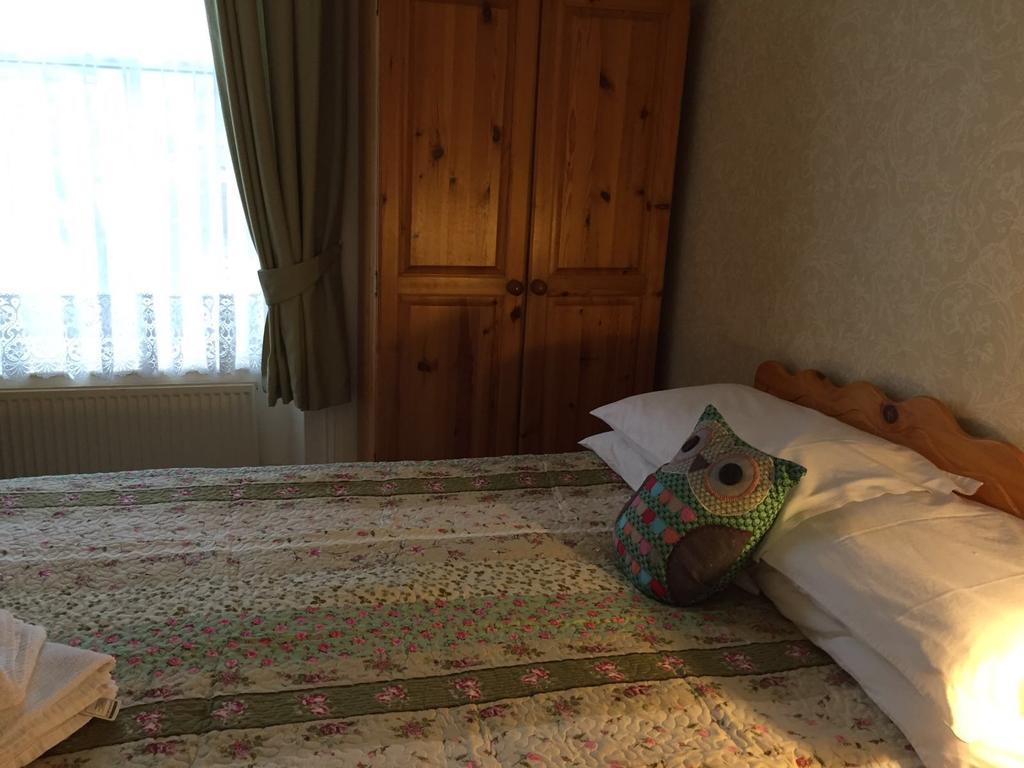 Astonwood Hotel 랜디드노 외부 사진