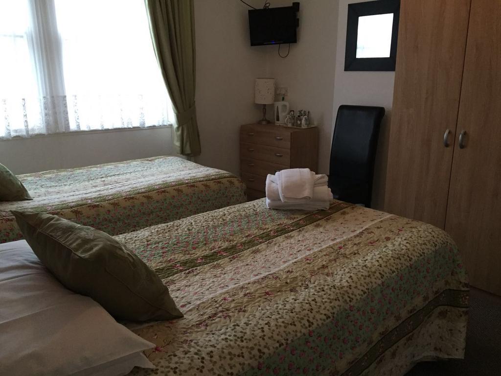 Astonwood Hotel 랜디드노 외부 사진