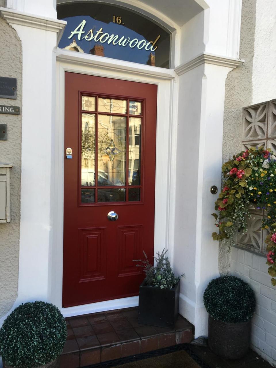 Astonwood Hotel 랜디드노 외부 사진